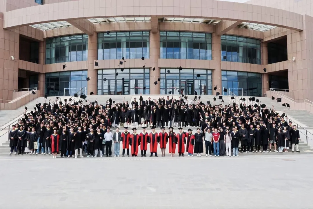 材料工程学院举行2026届学生毕业典礼暨...